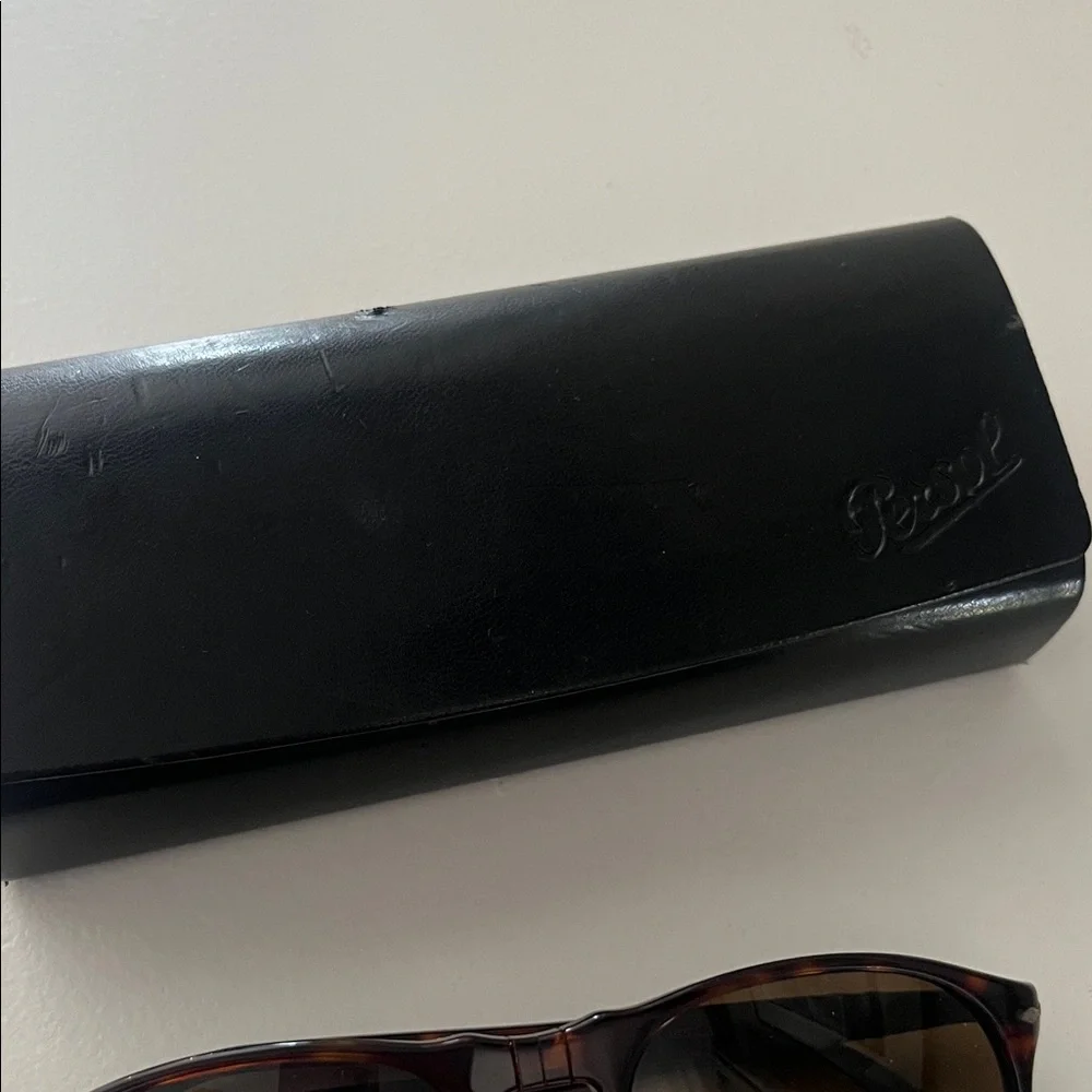 Mens persol sunglasses with box - Picture 2 of 8
